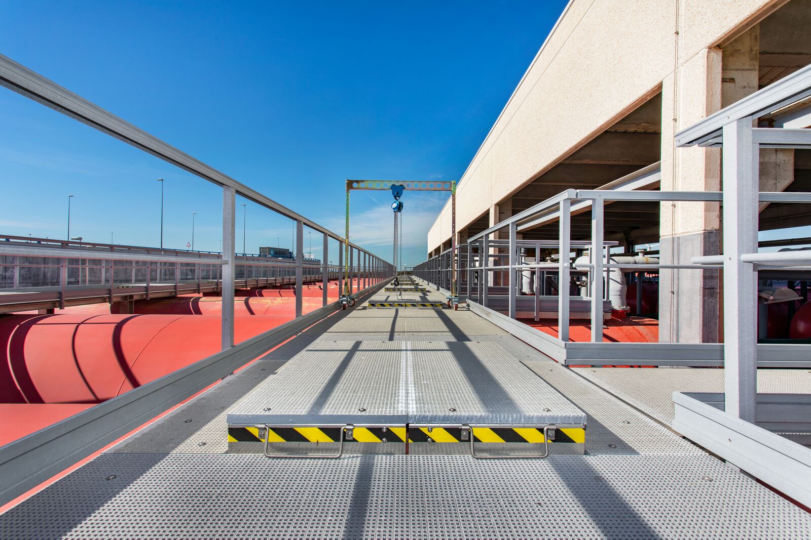 Coutex Sorigué ha instalado los accesos a las bocas de entrada a los filtros de la desalinizadora del Prat