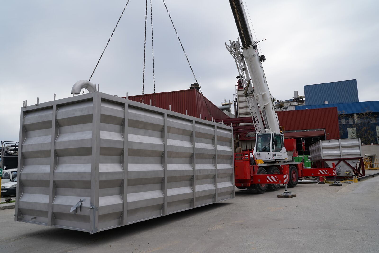 Coutex Sorigué ha fabricado un silo específico para el tratamiento de fanfos en la EDAR de Mataró.