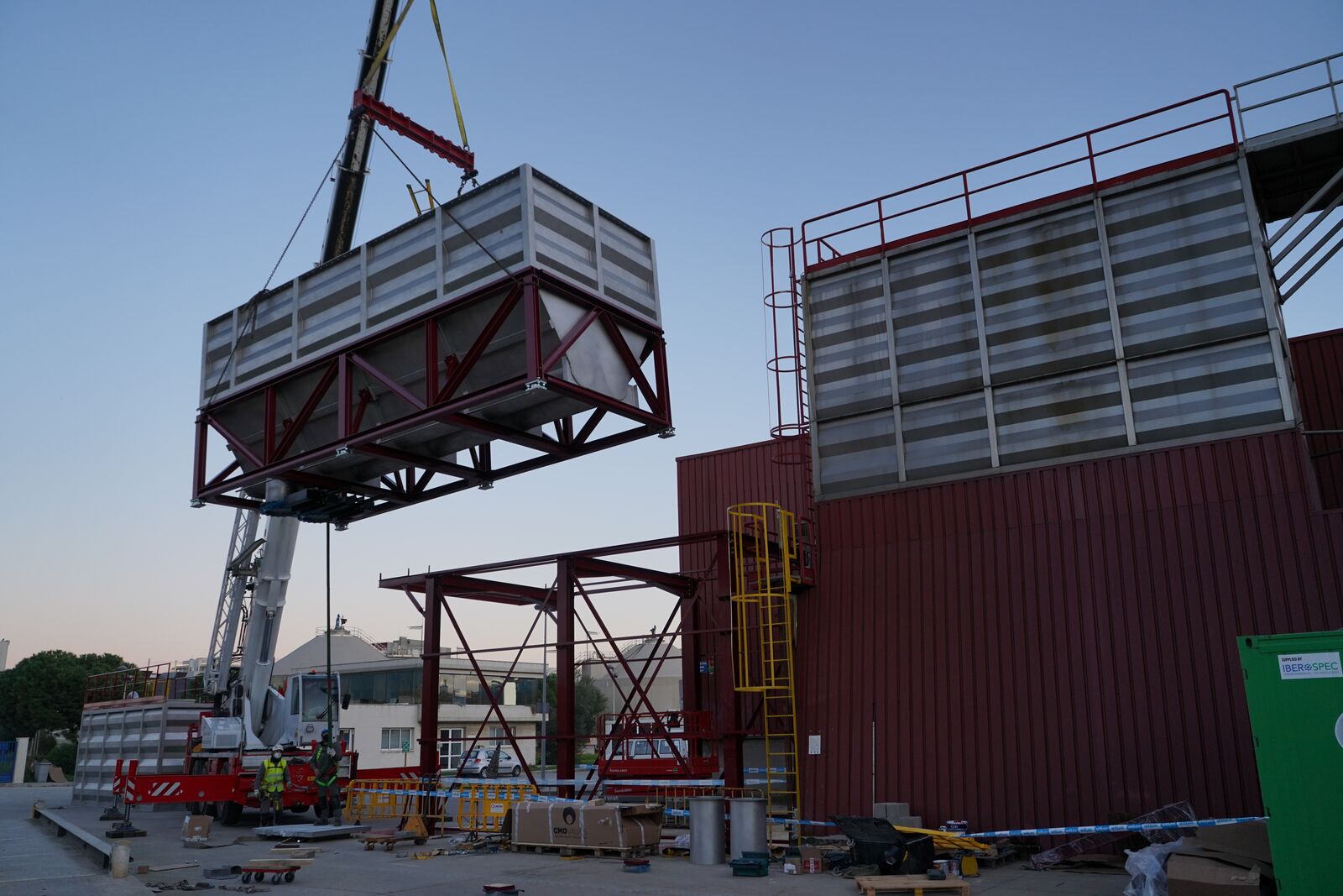 Con el nuevo silo se garantiza el funcionamiento de la deshidratación de fangos.