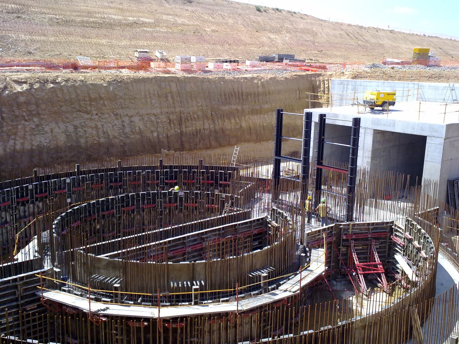 Las compuertas pueden soportar elevadas cargas de agua