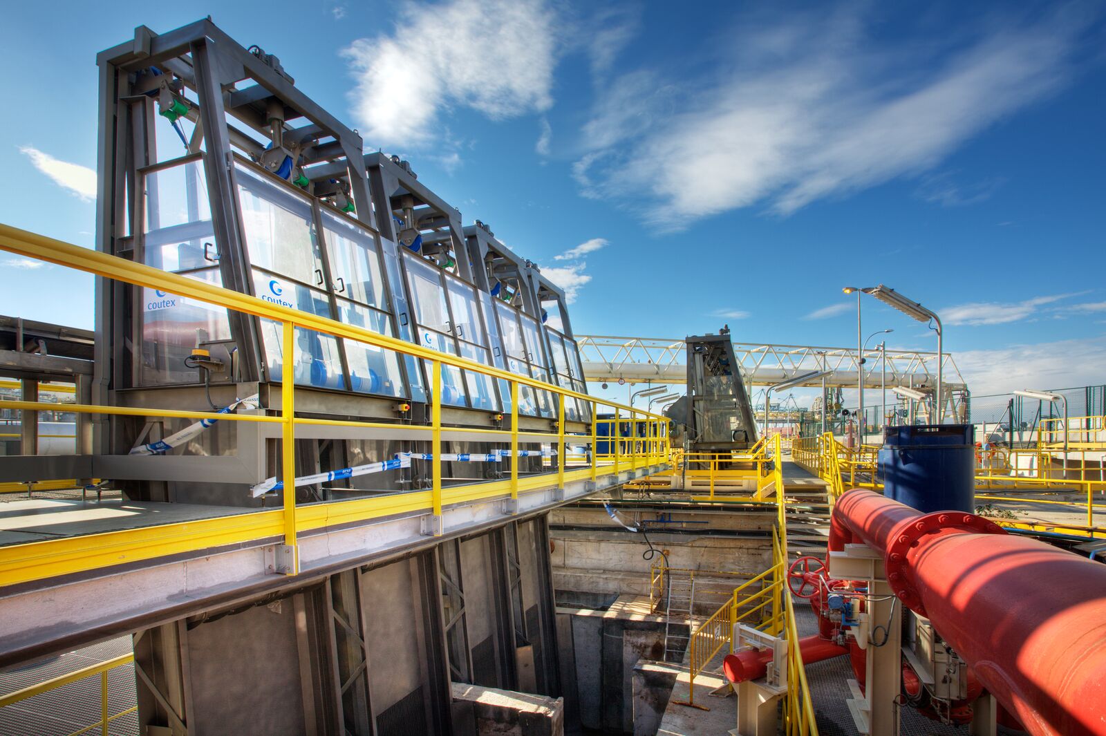 Installation of a seawater intake screening system in Asturias