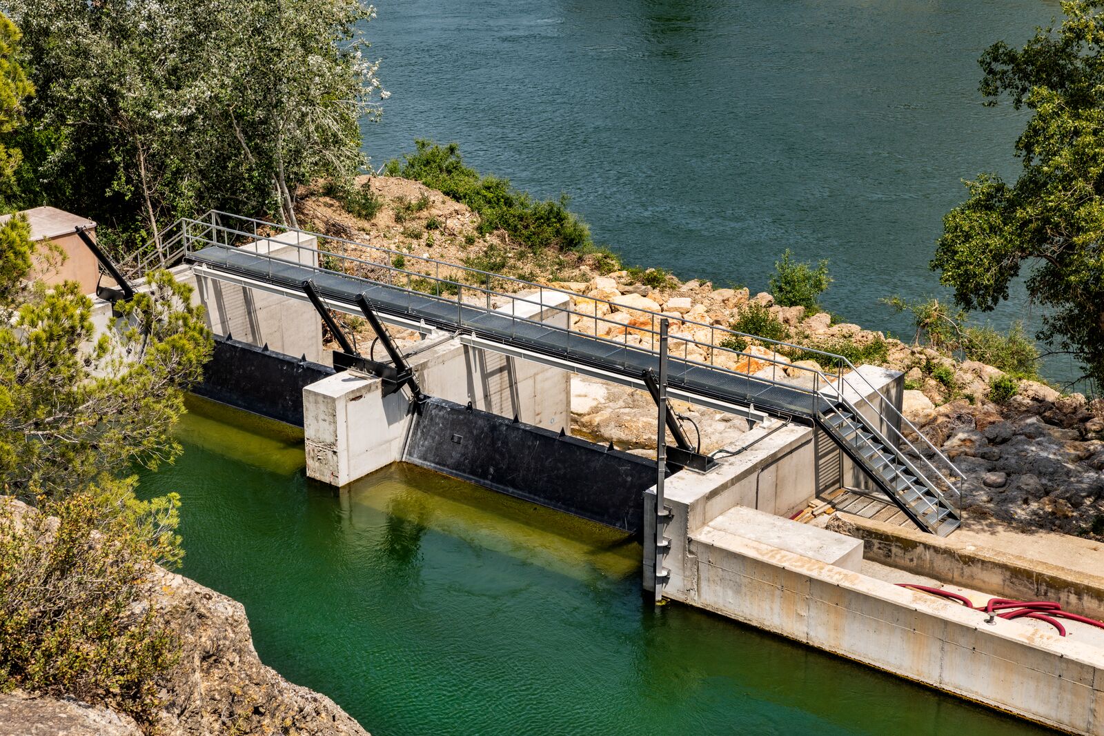 Obres de millora a l'avantcanal de Xerta, Tarragona.