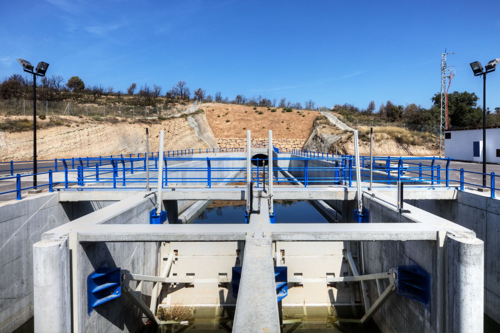 Acuaebro contrata a Coutex Sorigué para el montaje de nuevas compuertas en el canal Segarra Garrigues