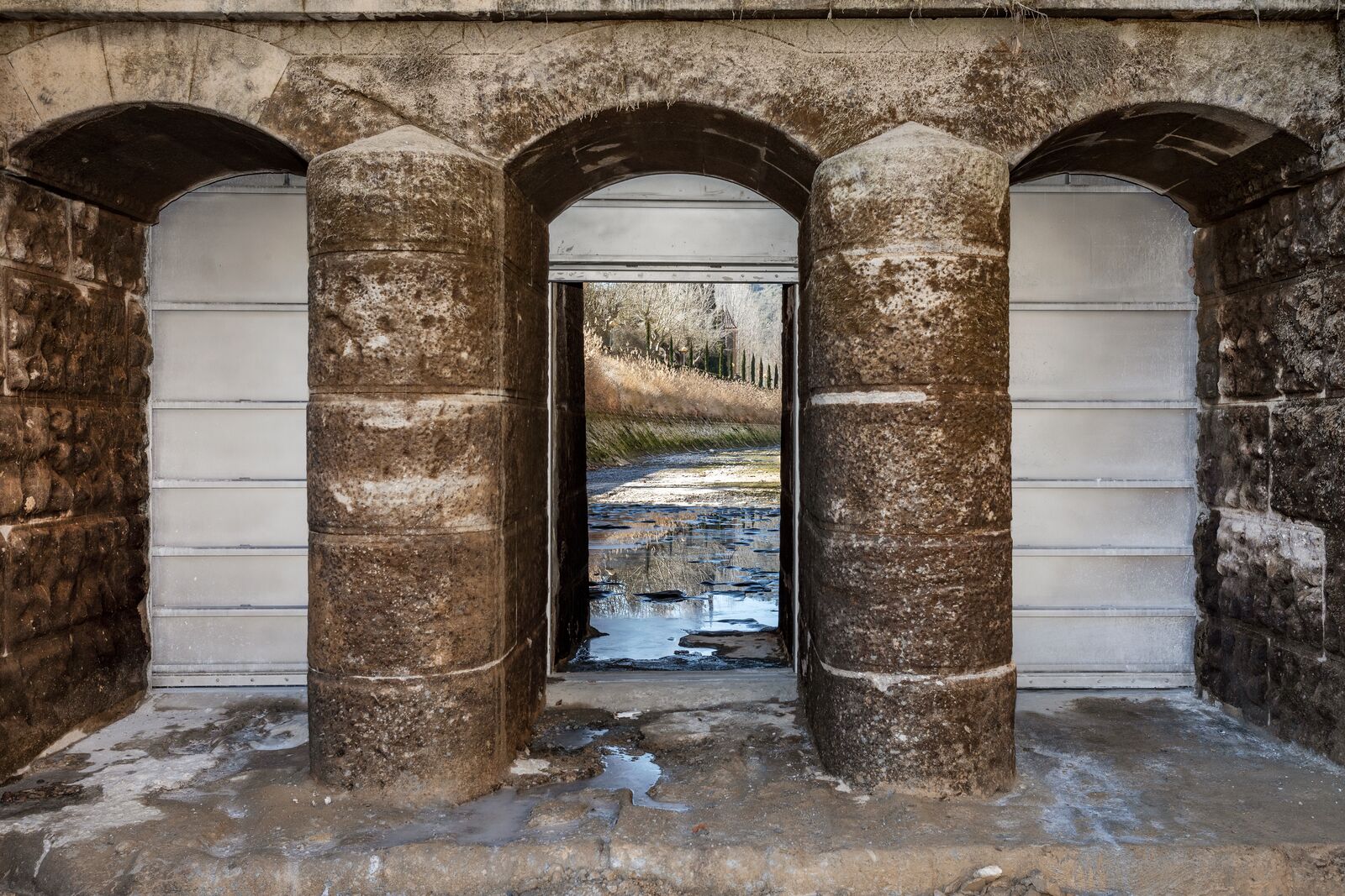 Substitució de comportes al Canal d'Urgell, Ponts.